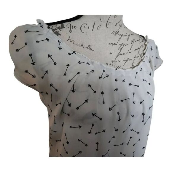 LC Lauren Conrad Ladies Size Small Black and White Arrow Print Blouse - Picture 4 of 7